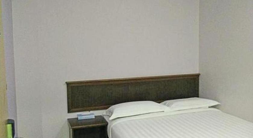 Id Hotel Yayasan Segamat Exterior foto
